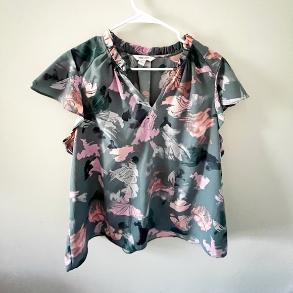 EUC NINE WEST Floral Geometric Top Size XL - Picture 2 of 5